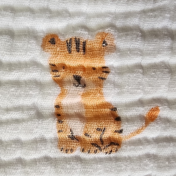 aden + anais Essentials Cat Print Blanket - Picture 5 of 5